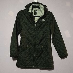 The North Face Thermoball jacket. Girls size L. Black.